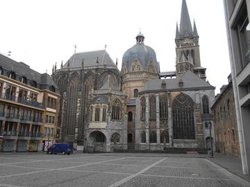 aachen cathedral exterior pic sm